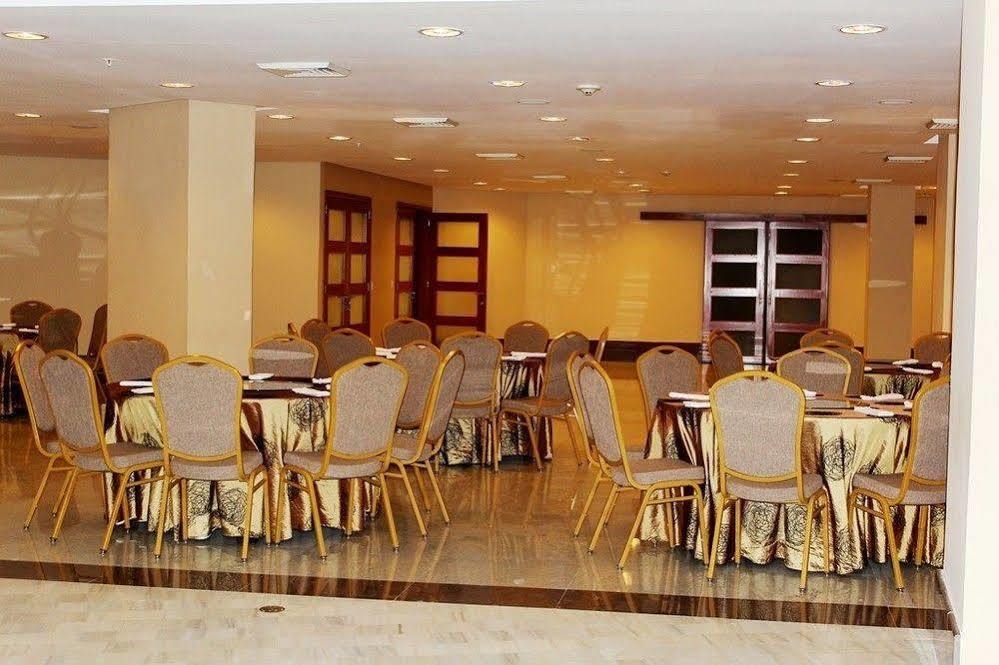 Torres De Alba Hotel & Suites Panama City Exterior photo