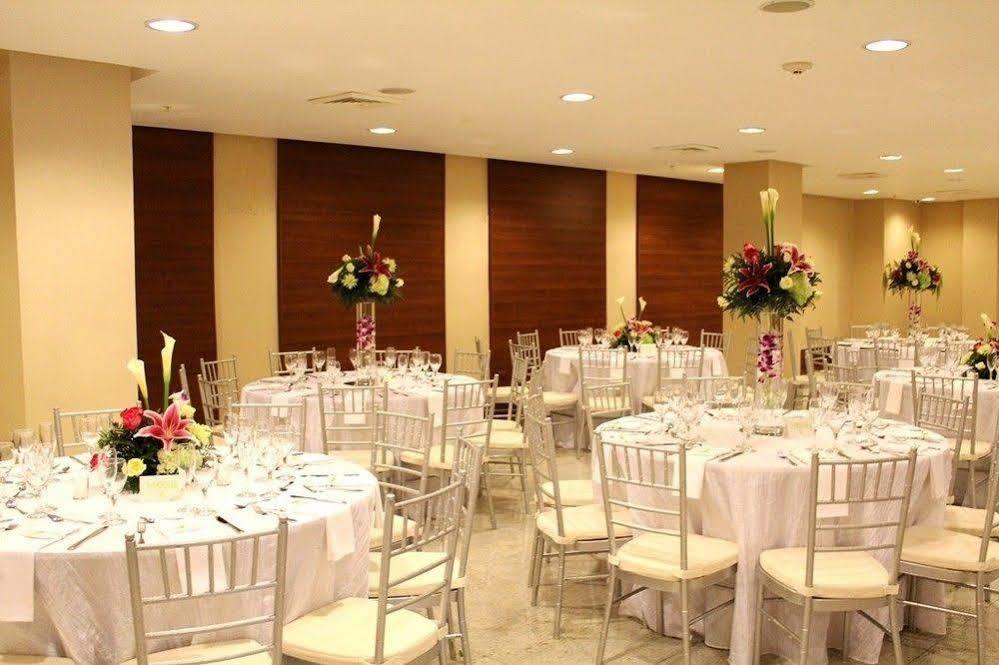 Torres De Alba Hotel & Suites Panama City Exterior photo
